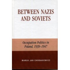Between Nazis and Soviets (8K)
